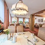 Hotel Hanses-braeutigam 3*